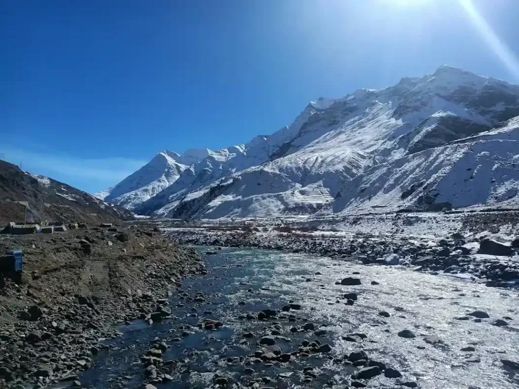 Manali mountain views in Himachal Pradesh, one of the best places to visit in India in June with friends
